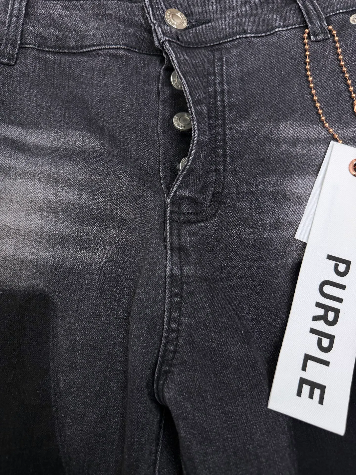 PURPLE BRAND 2026 New Arrival Retro Logging Black Couple Style Loose Bootcut Jeans High Version High Version Top Ceiling Quality Styles with different wash textures, very friendly to people with thin legs and thick legs. The loose bootcut style is very flattering to the leg shape. Moderate length that never goes out of style, easy to match with casual, basic styling for various styles, a must-have in the wardrobe! The fabric is stiff but also makes the upper body soft without losing texture. The washing process is even more perfect. It is a must-have item for everyone! ! ! Washed wheat, hang tag, pants label, three labels complete Color: Black Size: 28, 30, 32, 34, 36 (five sizes)